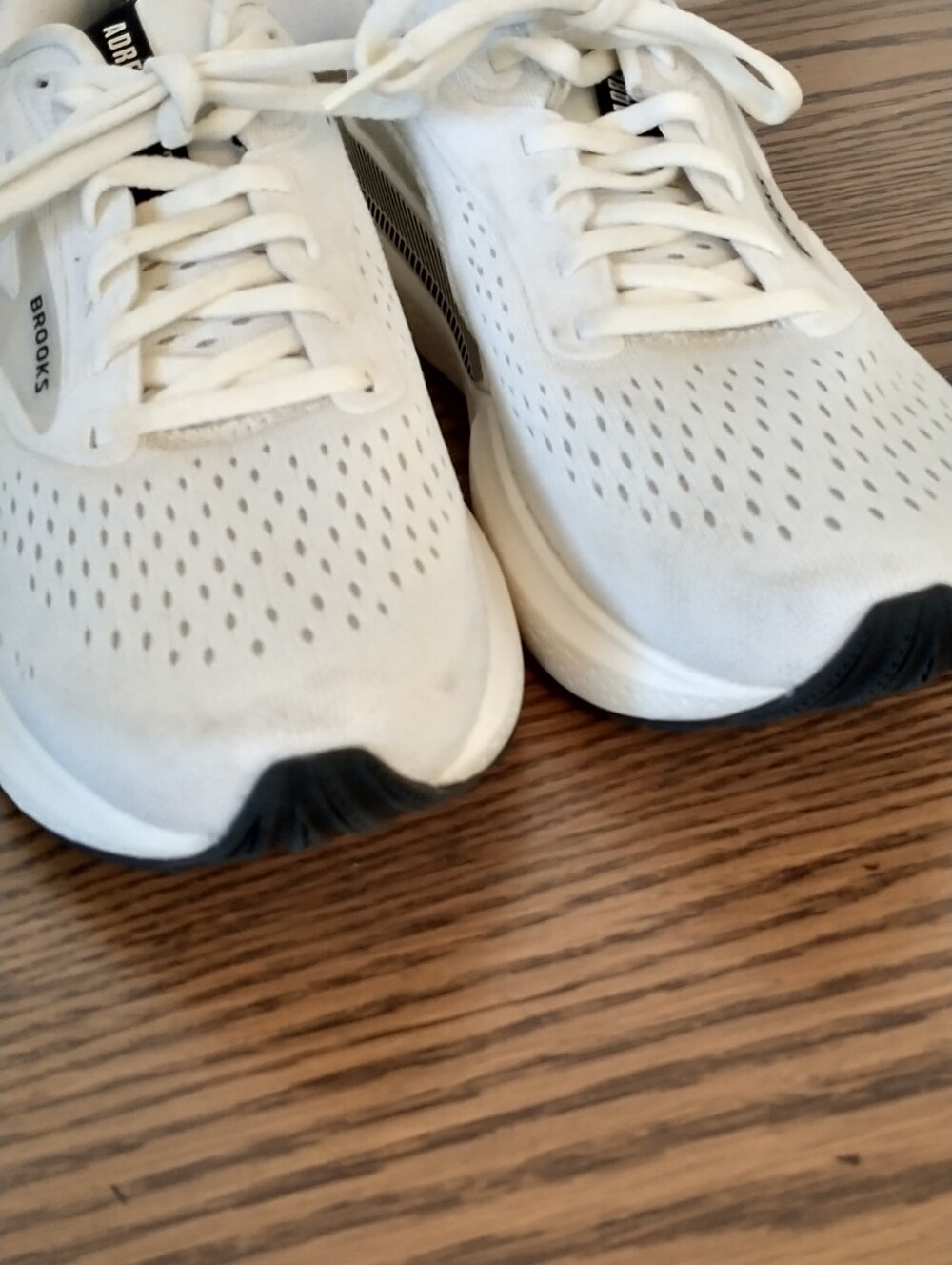 Brooks Women's Adrenaline GTS 24 White Running Shoes Size 8.5 - Picture 3 of 16